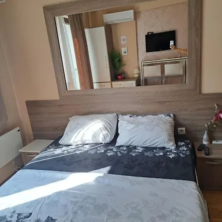Apartment Queen 4 *